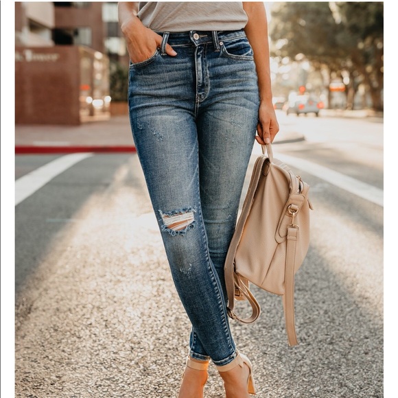 High Rise Booty For Days medium wash skinny jeans - Picture 5 of 7